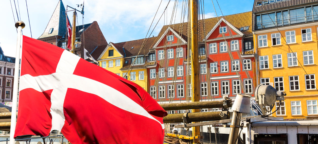 Danmarks flagga i Köpenhamn.
